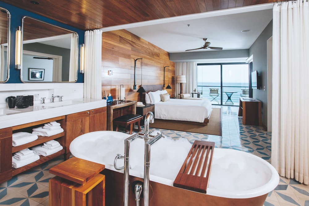 THE CAPE - A THOMPSON HOTEL 44/68
