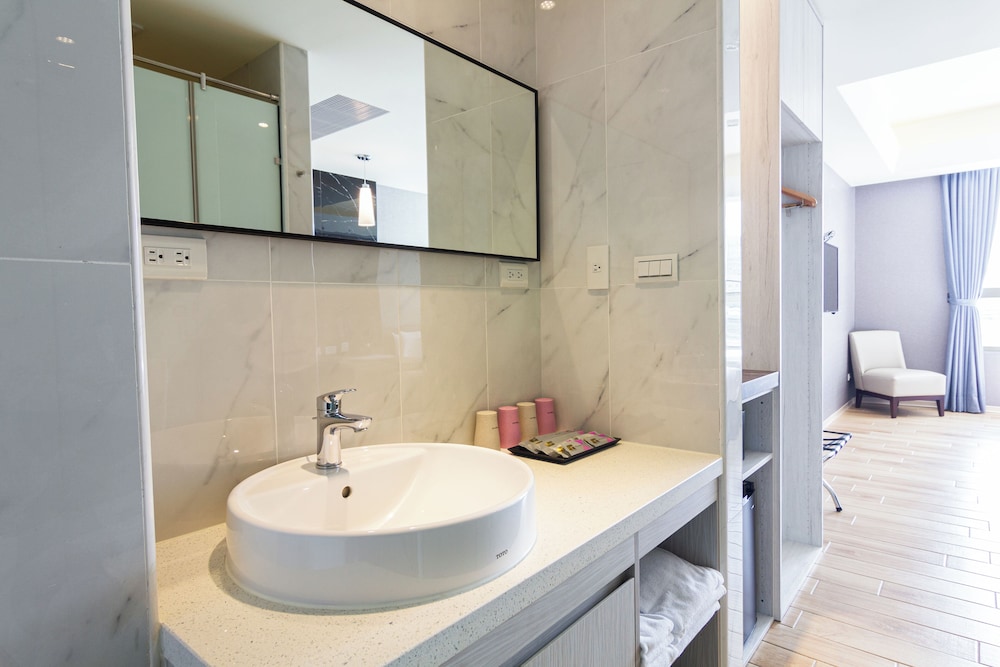 F Hotel Luzhou Taipei 37/47