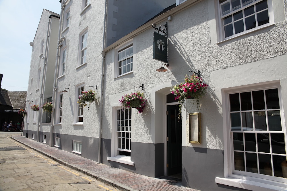 The Erskine Arms 4/50