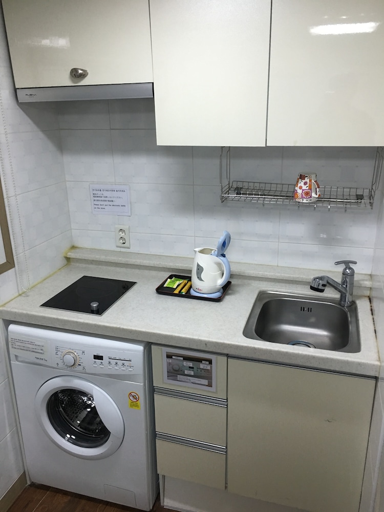 24guesthouse Sinchon 26/33