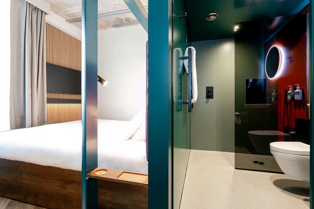 YOTEL Manchester Deansgate 46/47