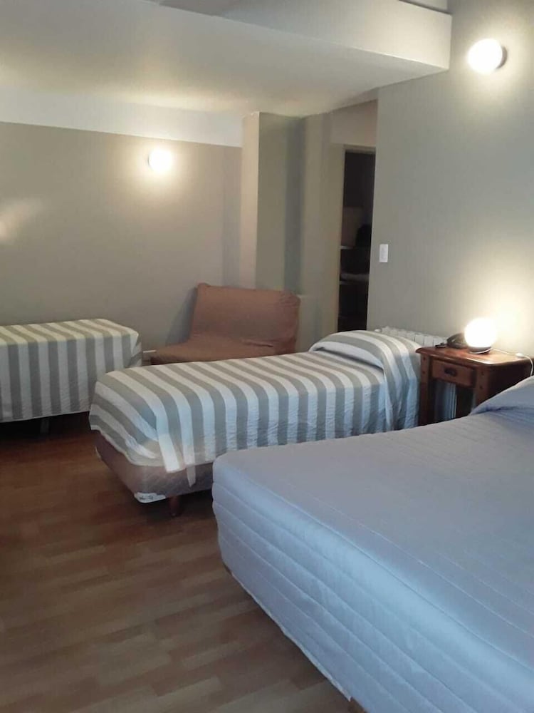 ROOM, QUADRUPLE