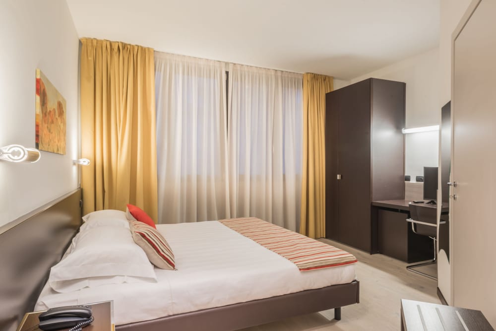 Continental Urban Art Hotel 13/40