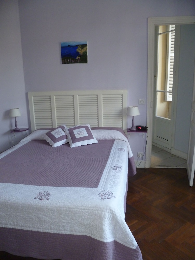 Hotel Victor Hugo 18/50