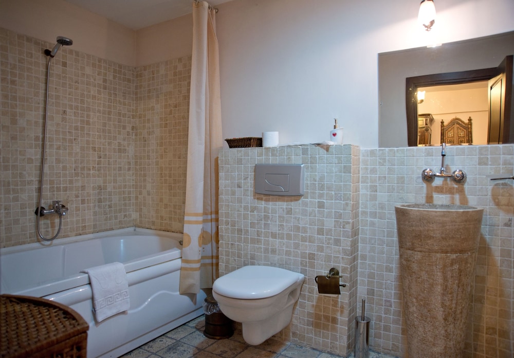 Villa Sphendone Suites 48/50