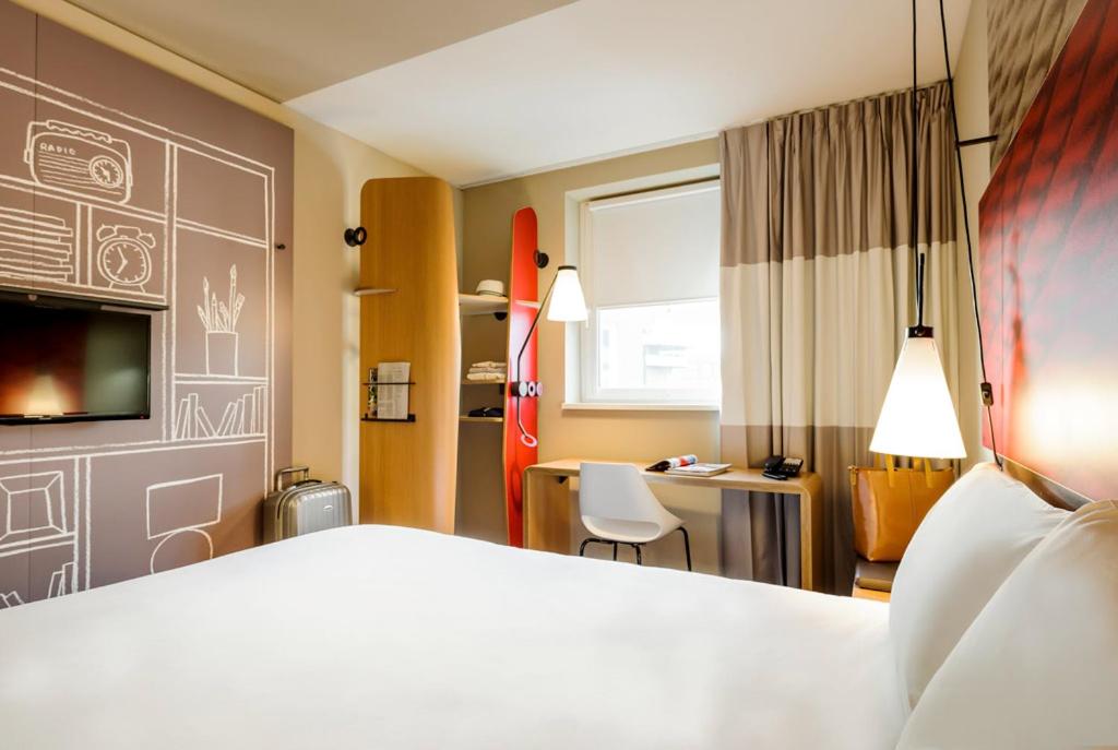 غرفة سوبيريور بسرير كوين مع أريكة، ibis Hamburg City 5/10