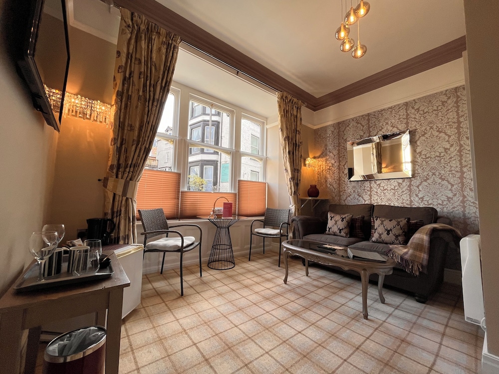 Bowness Bay Suites 23/31