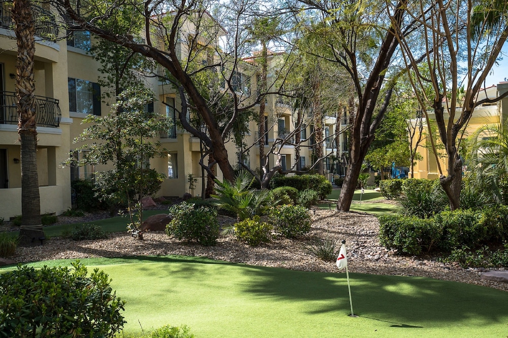 Club De Soleil All-Suite Resort 5/44