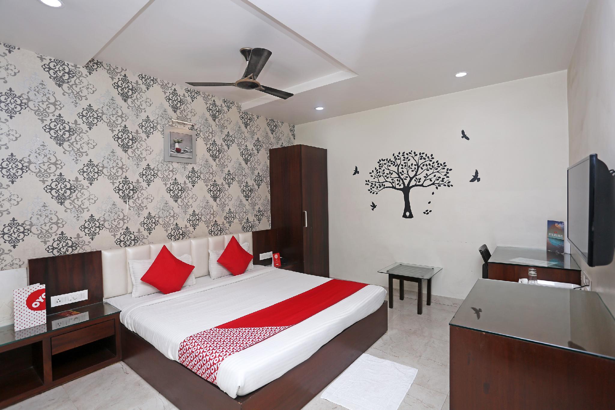 HOTEL TILAK 10/32