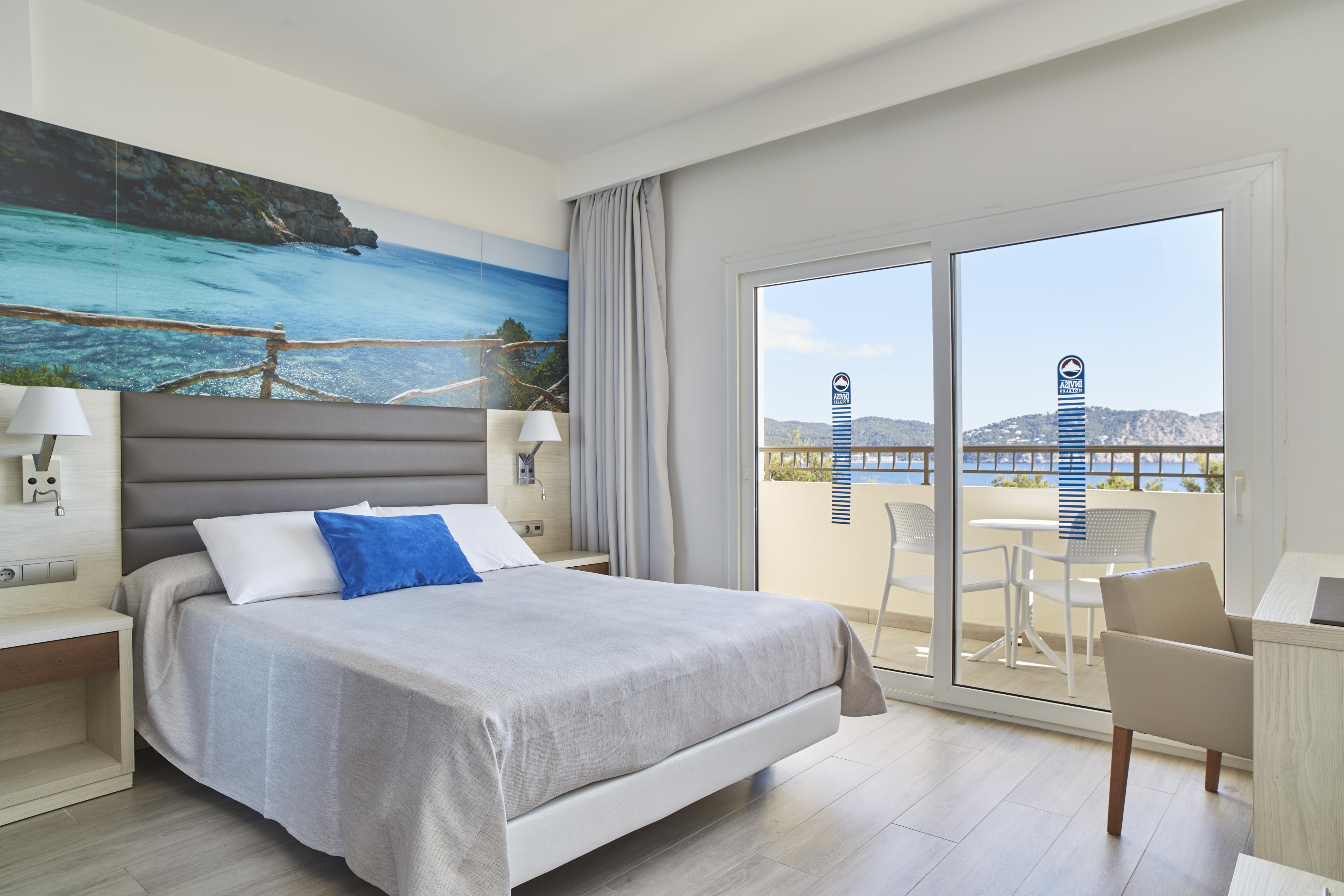 Superior, Sea View, Balcony or Terrace