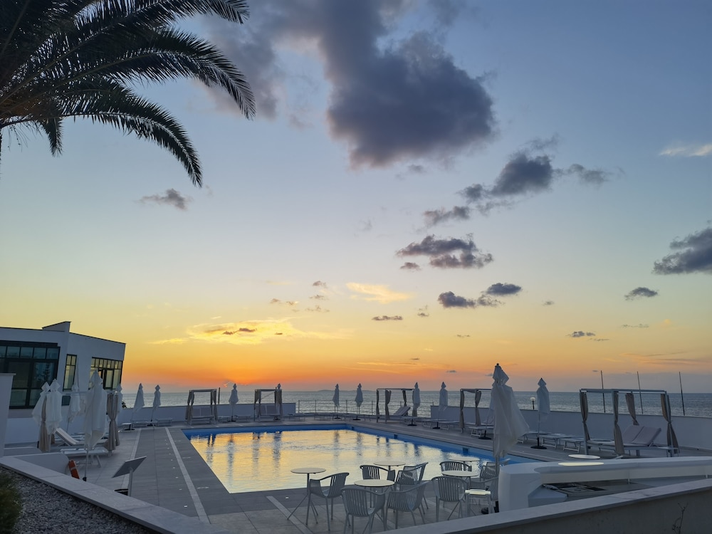 Rodi Resort 40/48
