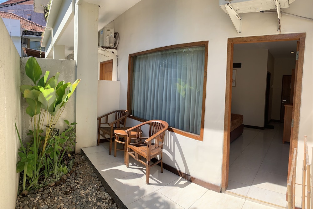 Kuta Suci Beach Hotel 4/43