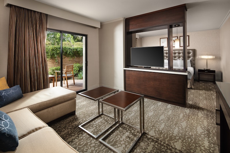 Doubletree By Hilton Claremont 25/58