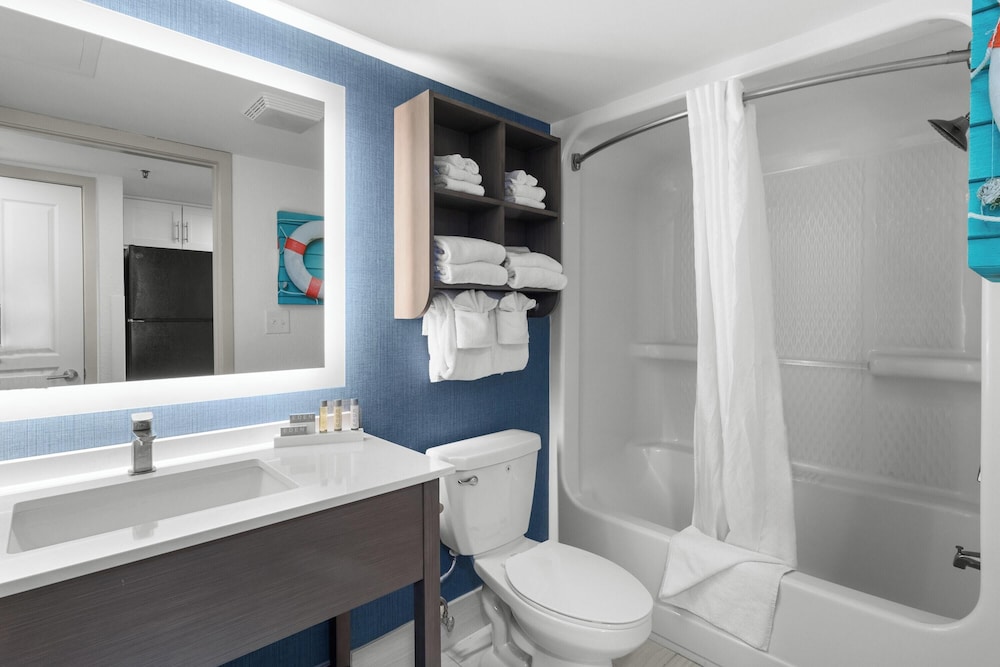1 Bedroom, Mariner, Condo, Deluxe, Murphy Bed, 2 Queen Beds, Ocean View, Sofa 2/3
