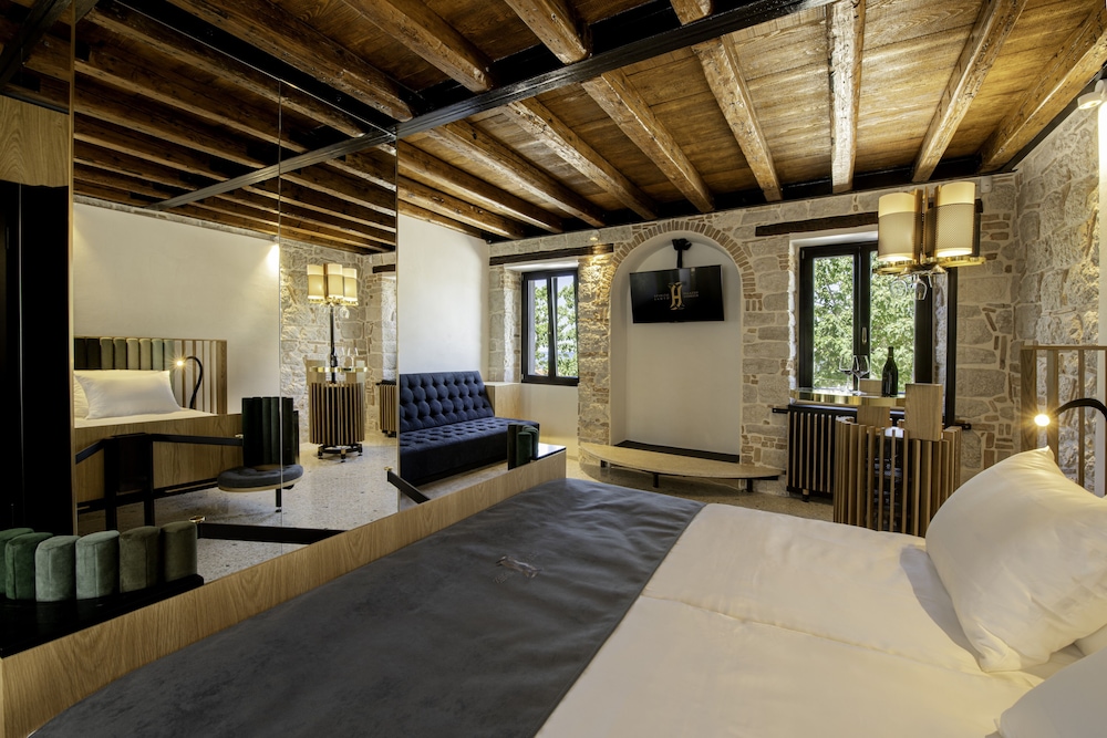 SPIRITO SANTO PALAZZO STORICO 36/70