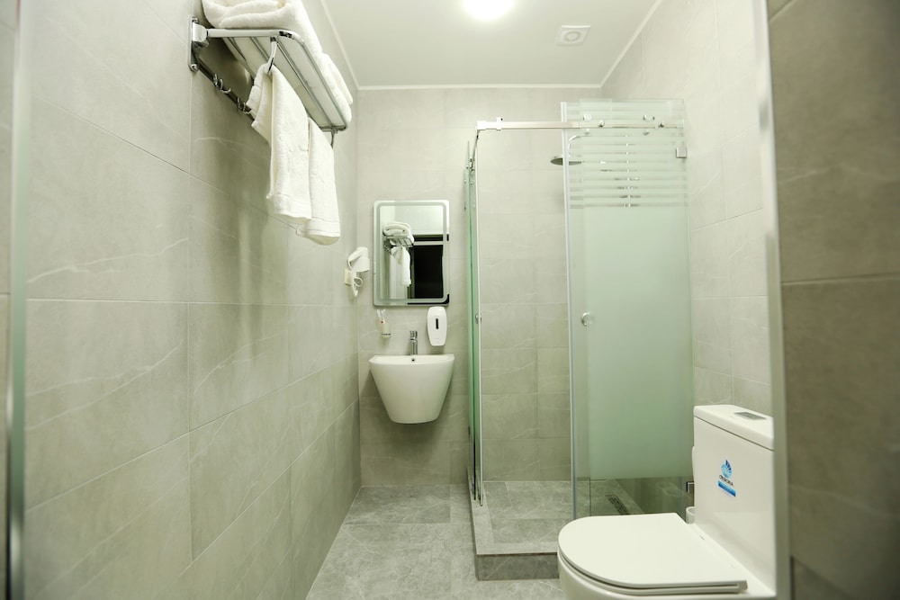 Parklane Hotel 40/44