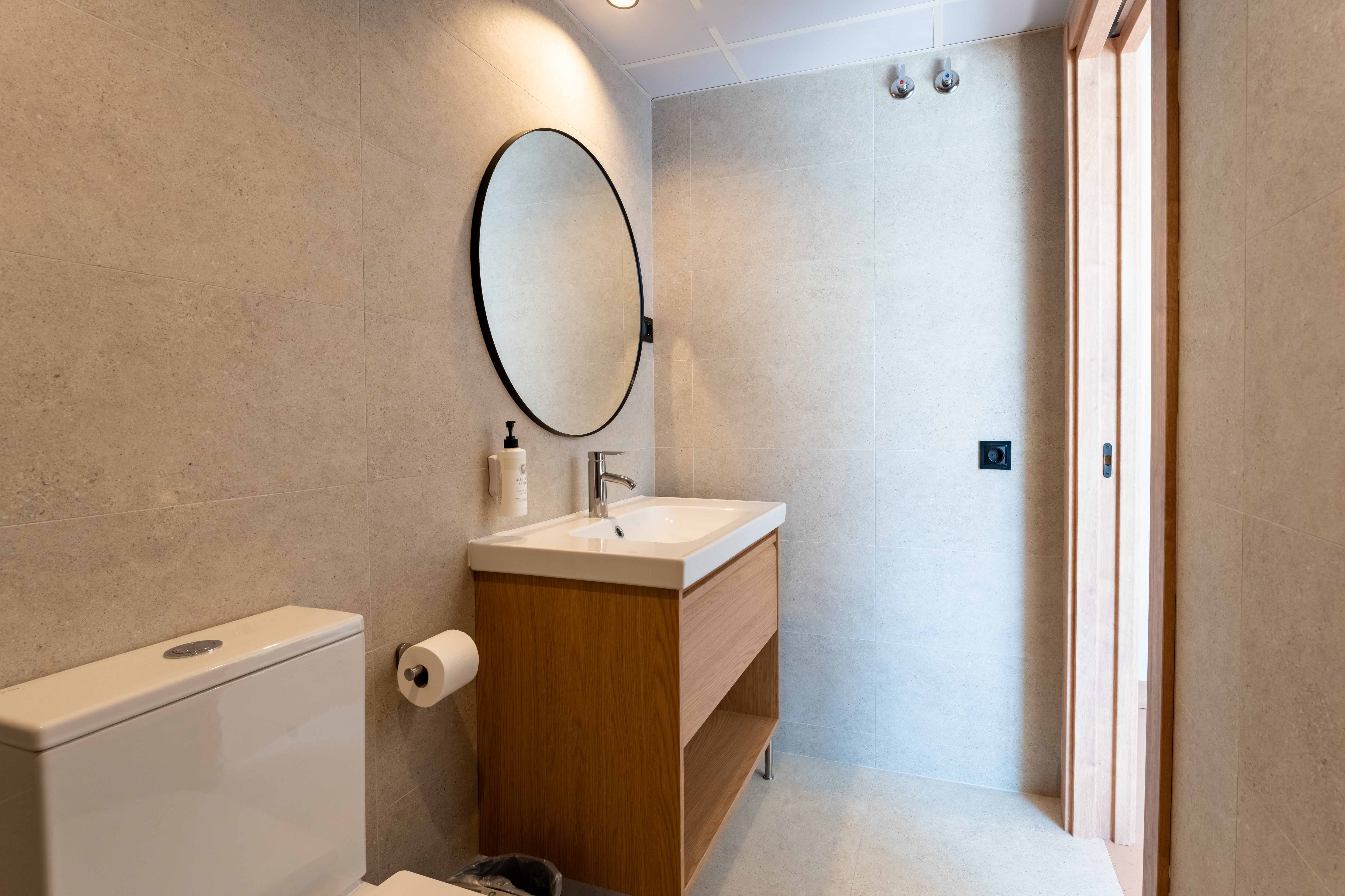 غرفة عائلية، easyHotel Madrid Alcala 7/10