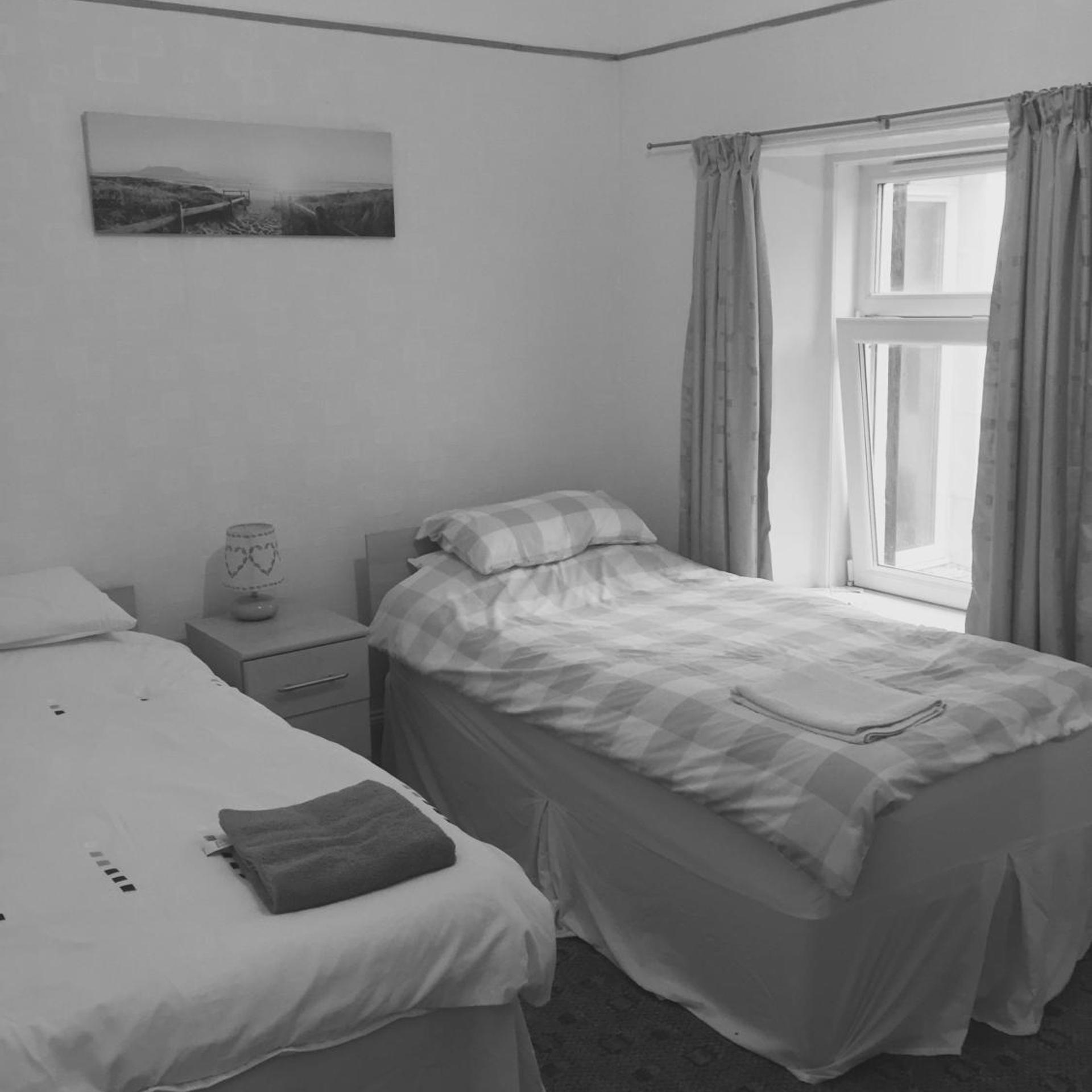Room, Twin Beds, Shared Bathroom