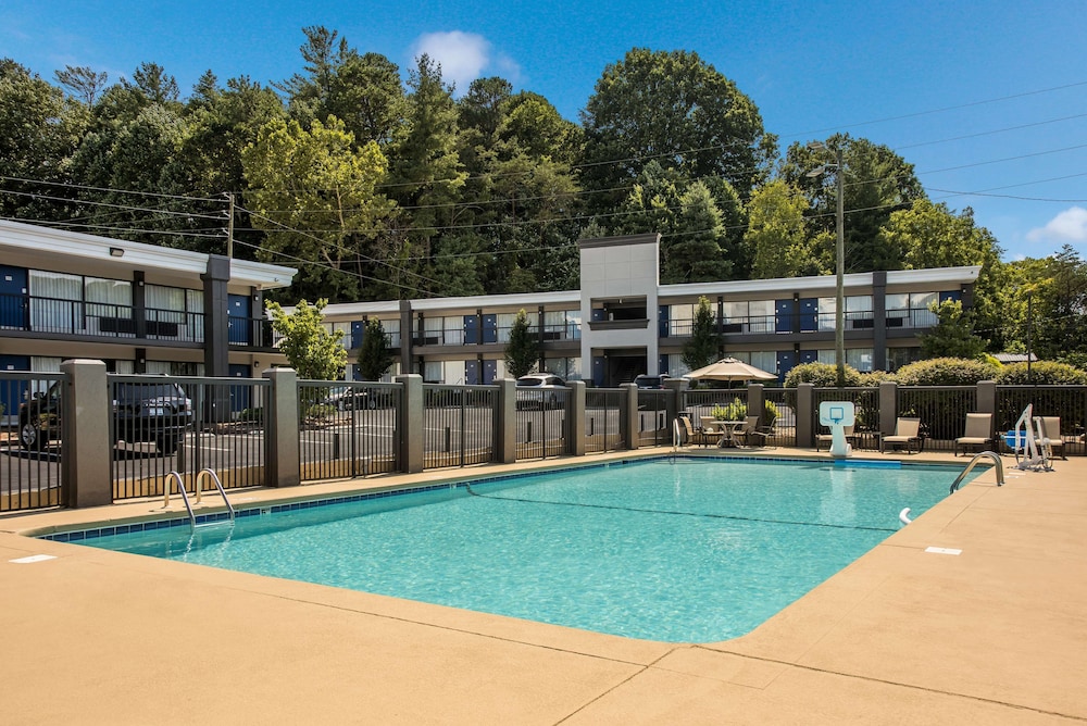 Best Western Asheville -Blue Ridge Parkway 26/40
