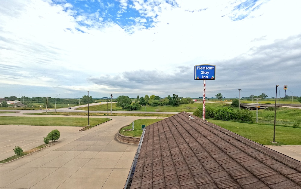 Pleasant stay Inn and Suites Brooklyn 12/18
