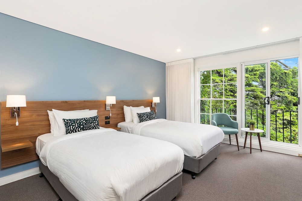 DELUXE, TWIN BEDS