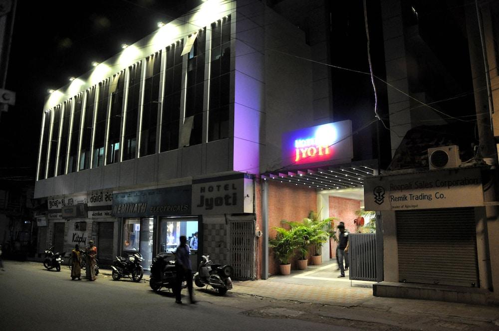 Hotel Jyoti 34/35