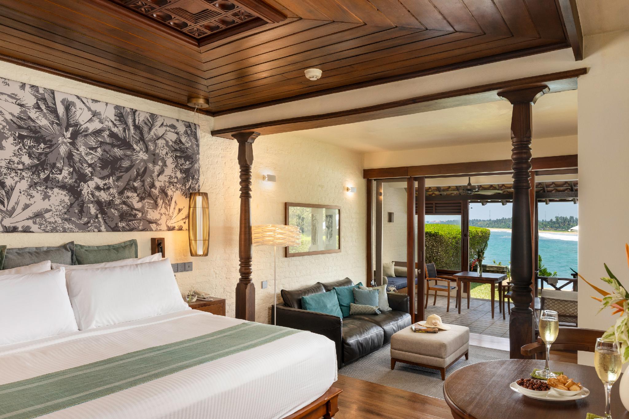 DELUXE SUITE WITH POOL