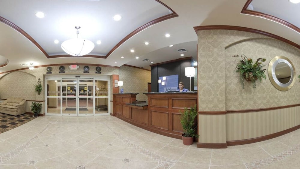 Holiday Inn Express & Suites Corsicana I-45 4/68