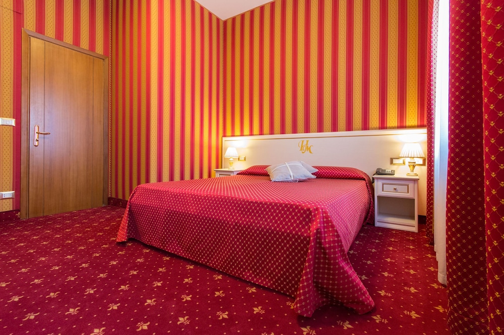 CLASSIC, DOUBLE OR TWIN BED