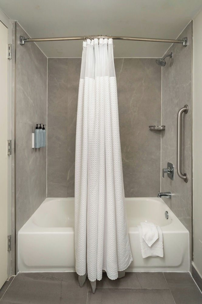 Courtyard by Marriott Gainesville 51/54