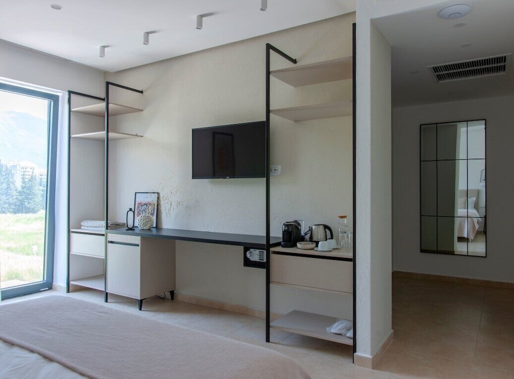 Soho Suites 26/54