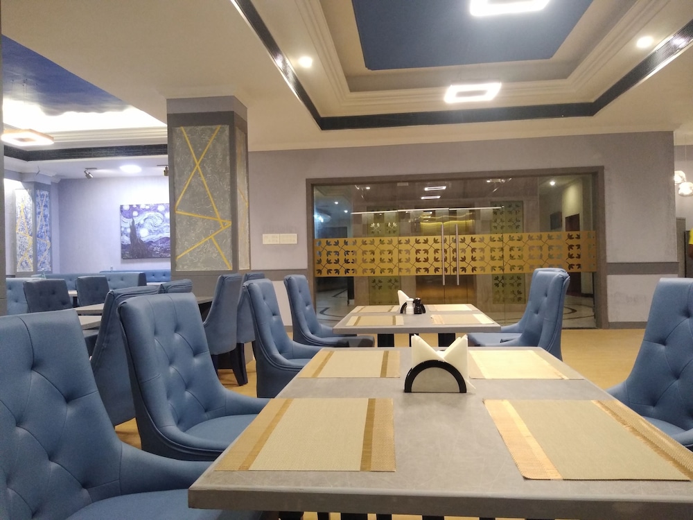 Zip By Spree Hotels Surabi International 43/58