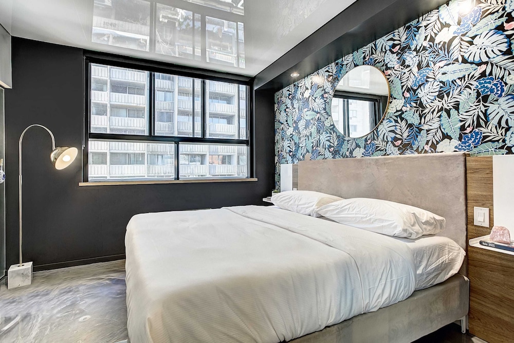 Pierce Boutique Apartments 44/73