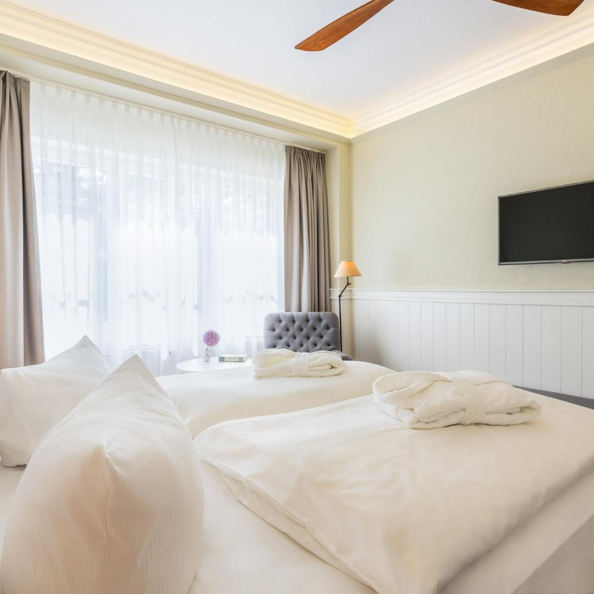 Superior, Double Bed, Land View