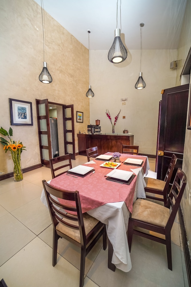 Casa de Las Flores Hotel 23/31