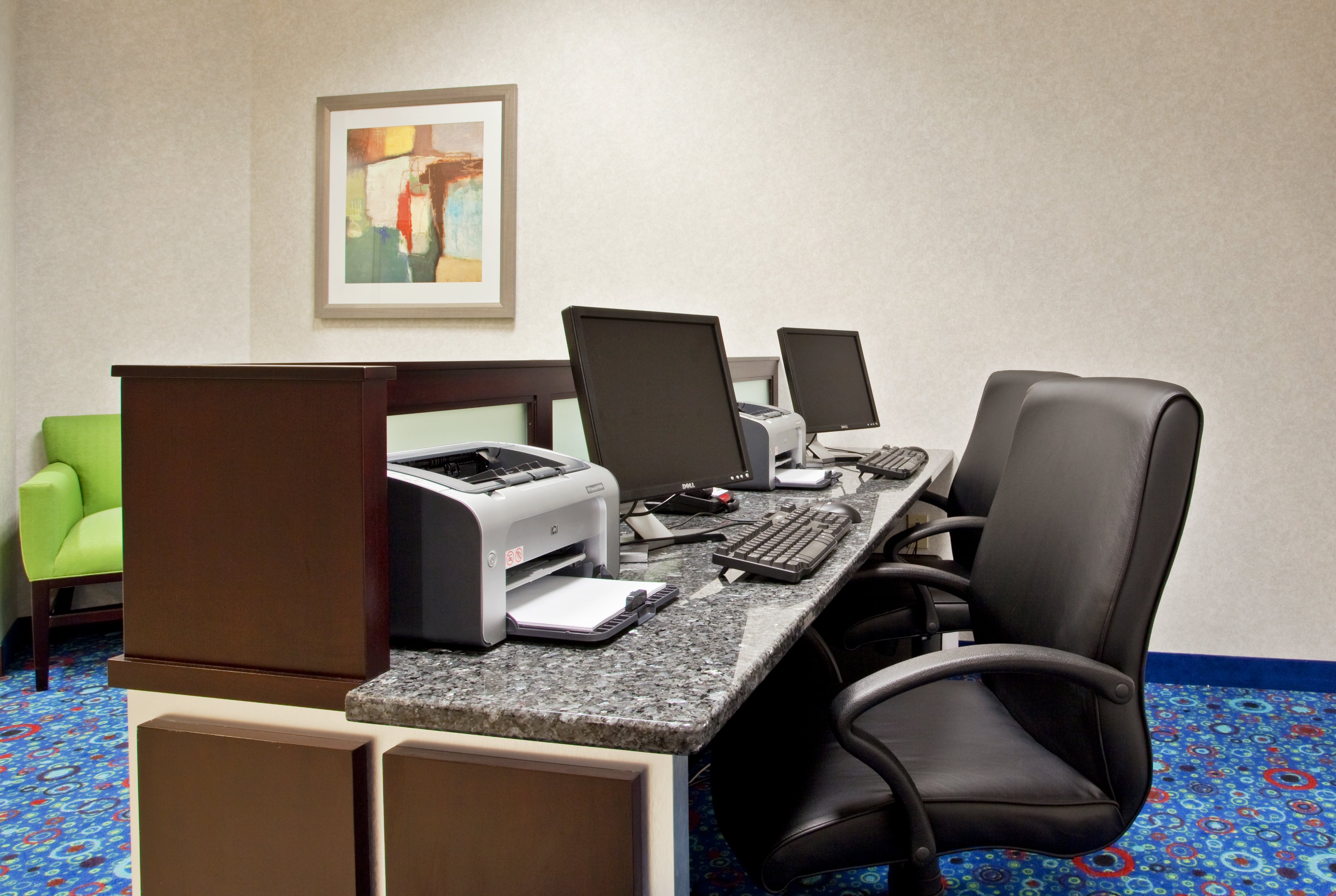 Holiday Inn Express Suites Akron Regional Airport Area 38/43