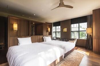 Episode 6, Executive, Single, Twin Beds, Club Lounge Access