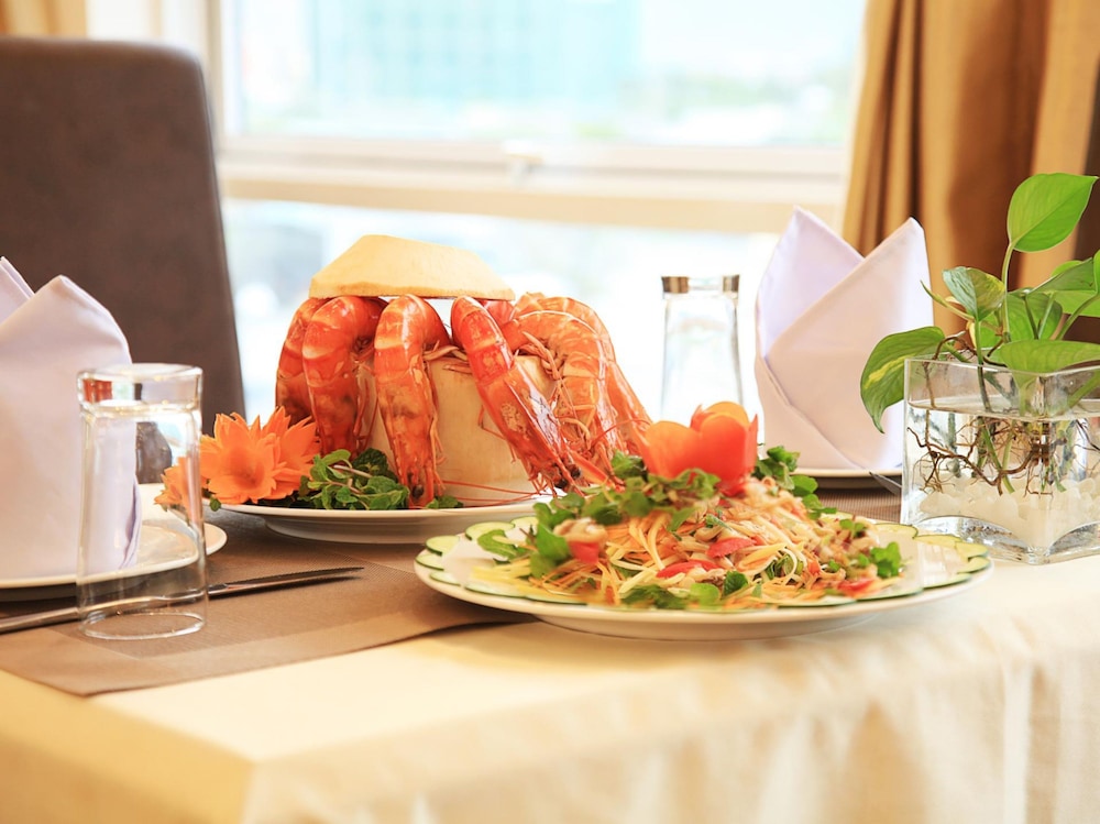 Royal Family Hotel Da Nang 35/50