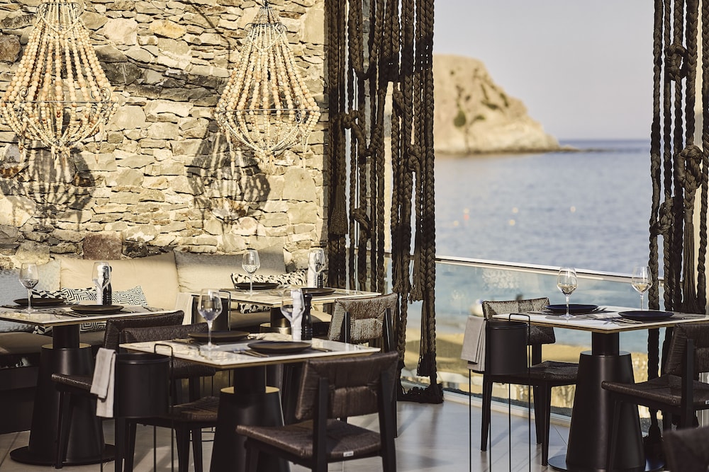 Artemis Seaside Resort 62/82