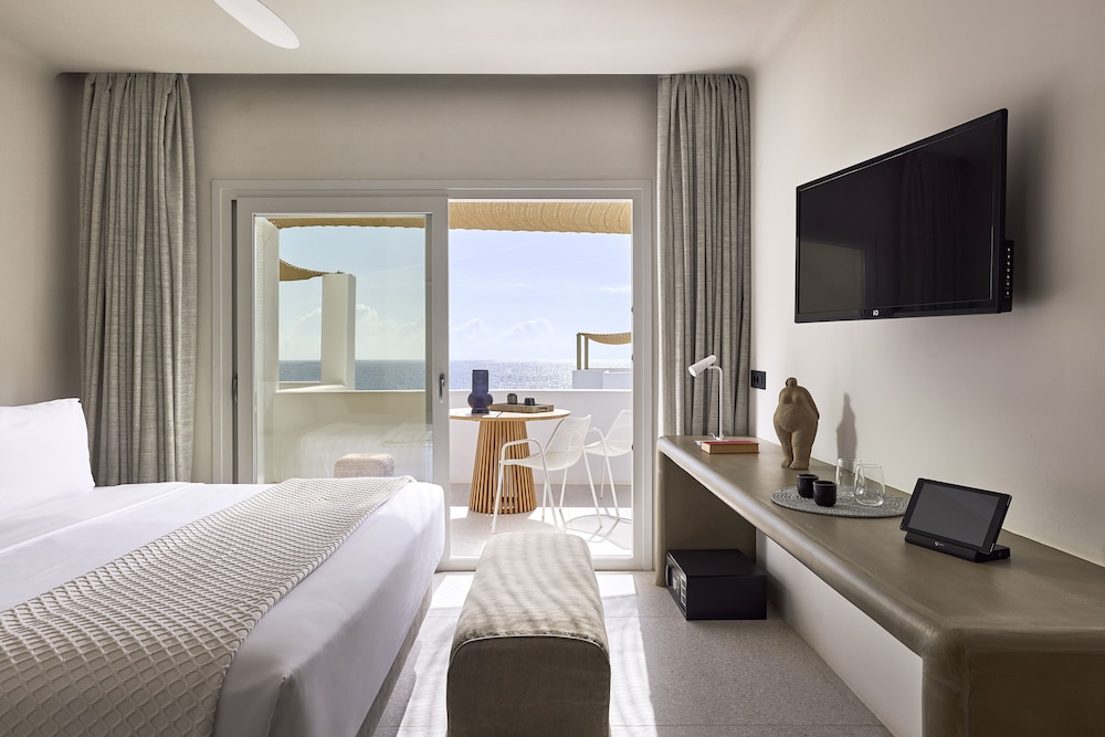 Artemis Seaside Resort 18/82
