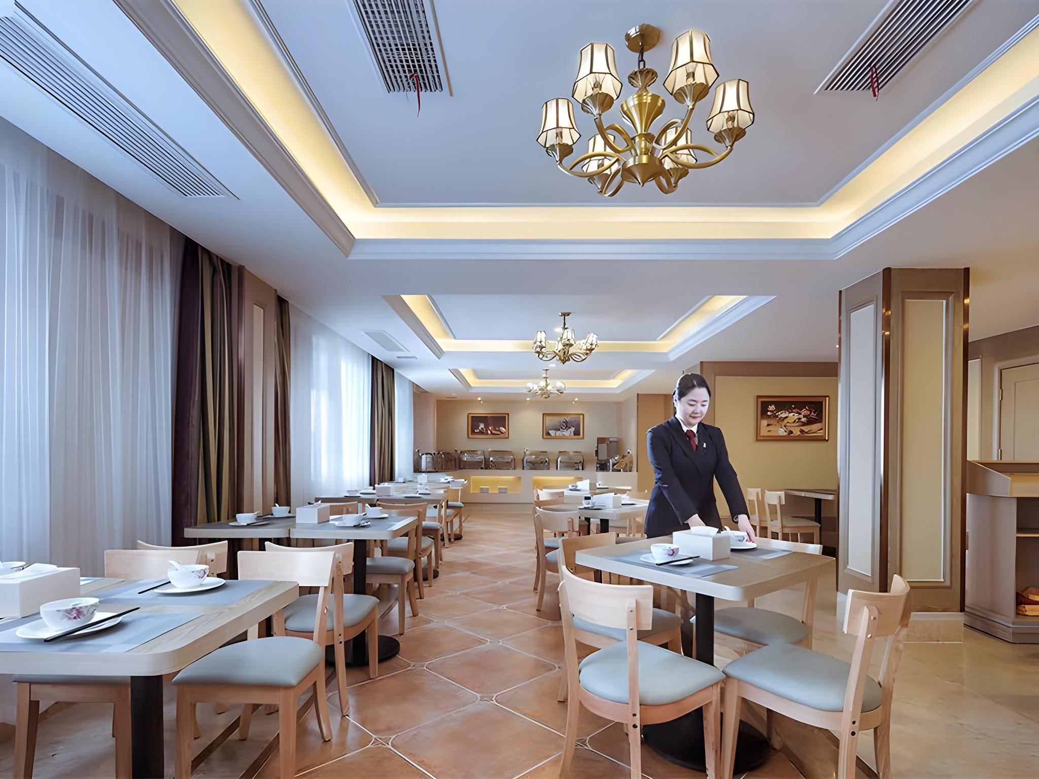Vienna International Hotel (Haimen Pedestrian Street) 31/40