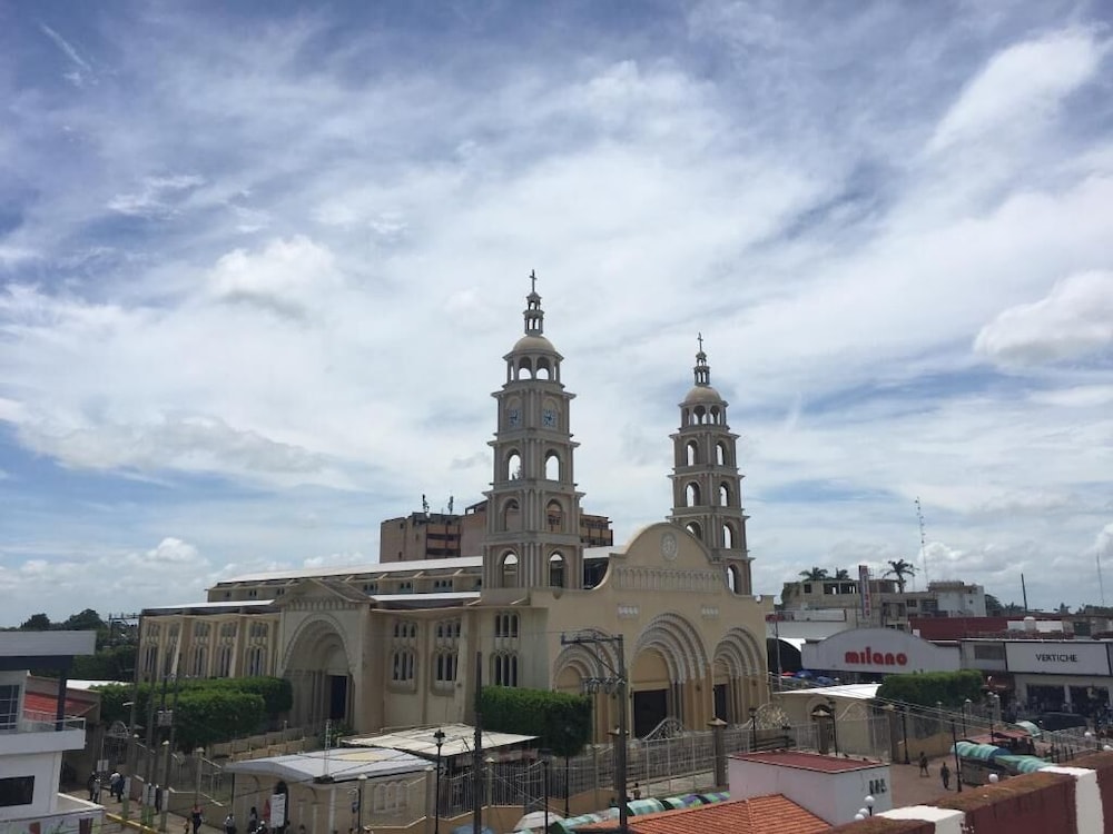 Hotel Arcos del Parque 4/46