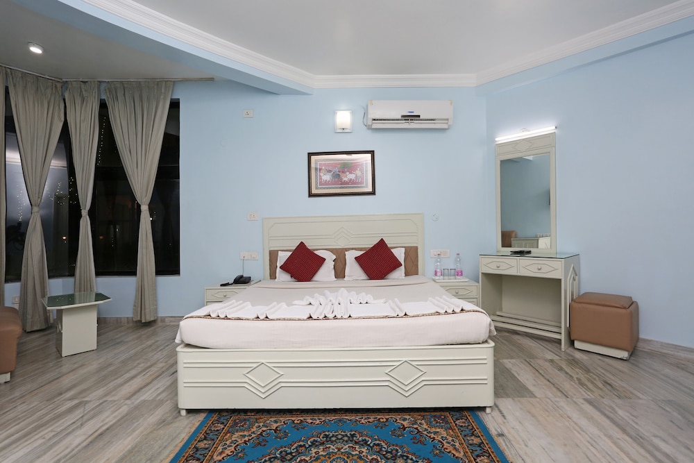 Hotel Niladri 10/25