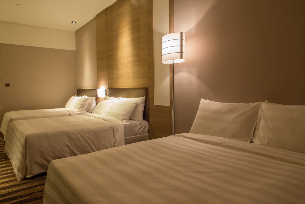 SUPERIOR, 3 DOUBLE BEDS
