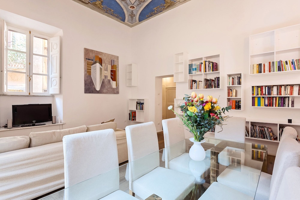 Rome As You Feel - Fontanella Borghese 12/20