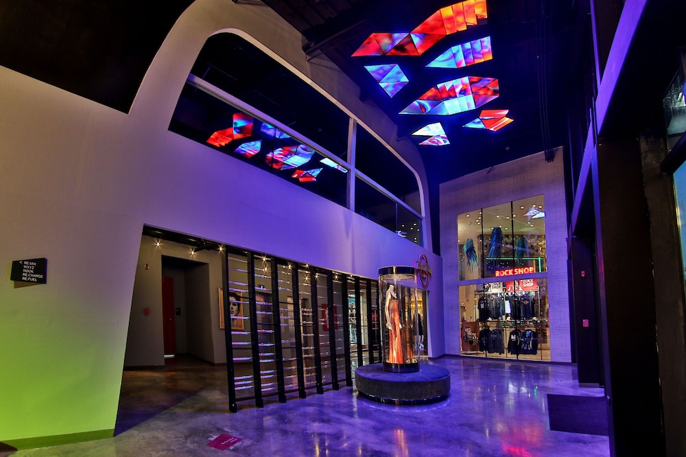 Aloft Ponce 38/50