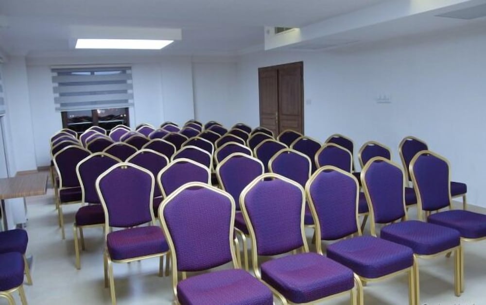 GEVHER HOTEL 16/19