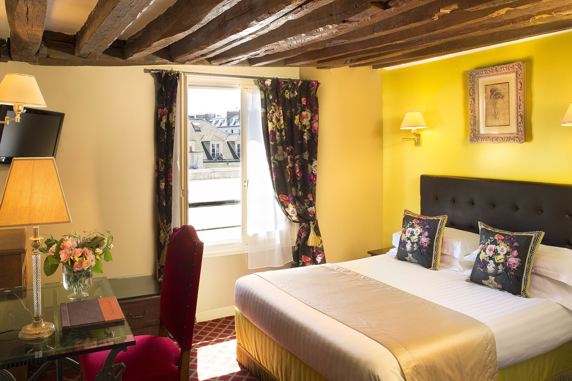 SUPERIOR, DOUBLE BED, GARDEN AREA