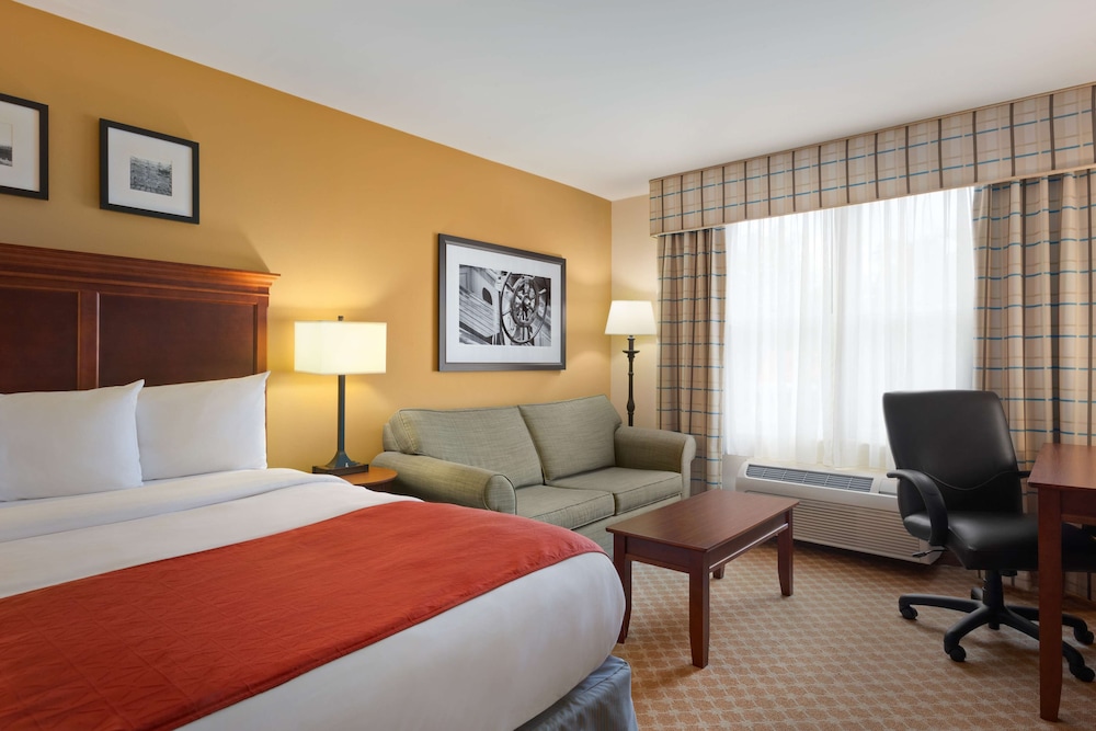 Country Inn & Suites by Radisson Holland, MI 11/42
