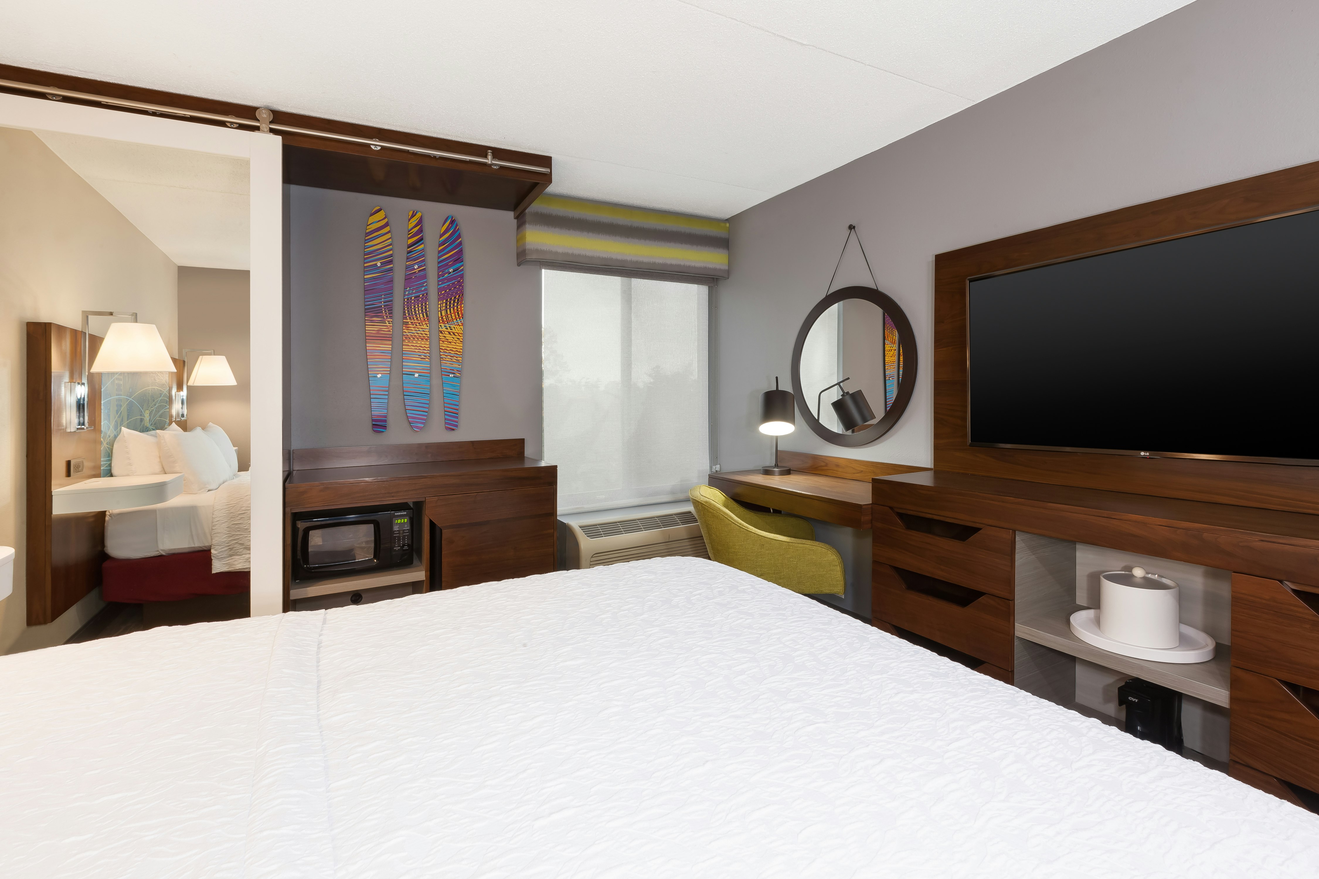STUDIO, KING BED, ACCESSIBLE
